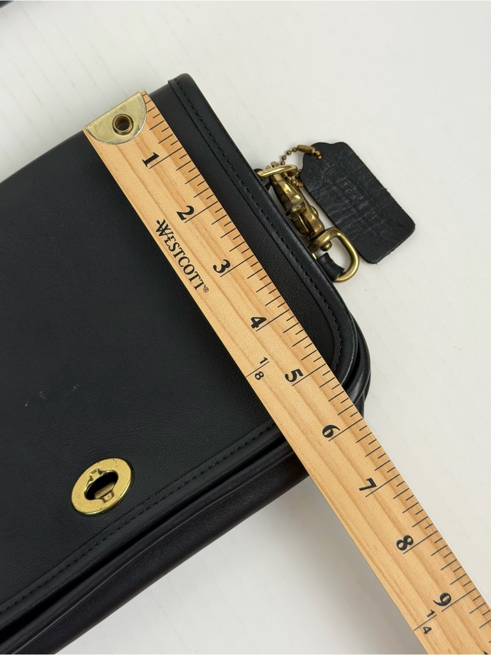 Vintage COACH Black Leather Pocket Purse with Gold Hardware - Picture 10 of 15